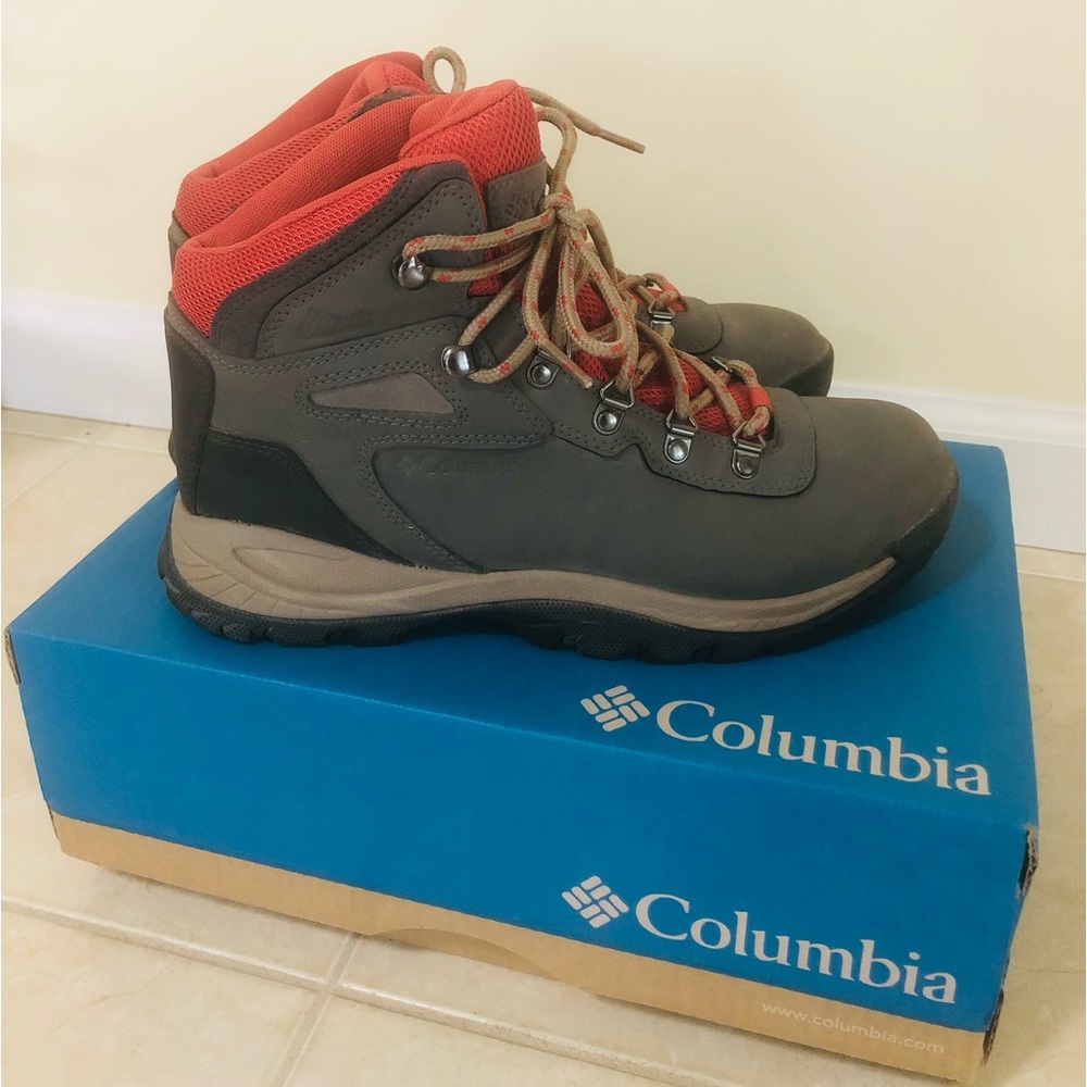 Columbia Newton Ridge Women’s Hiking Boots